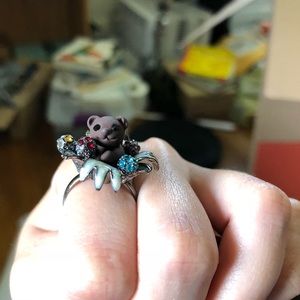 Teddy bear crystal flakes ring